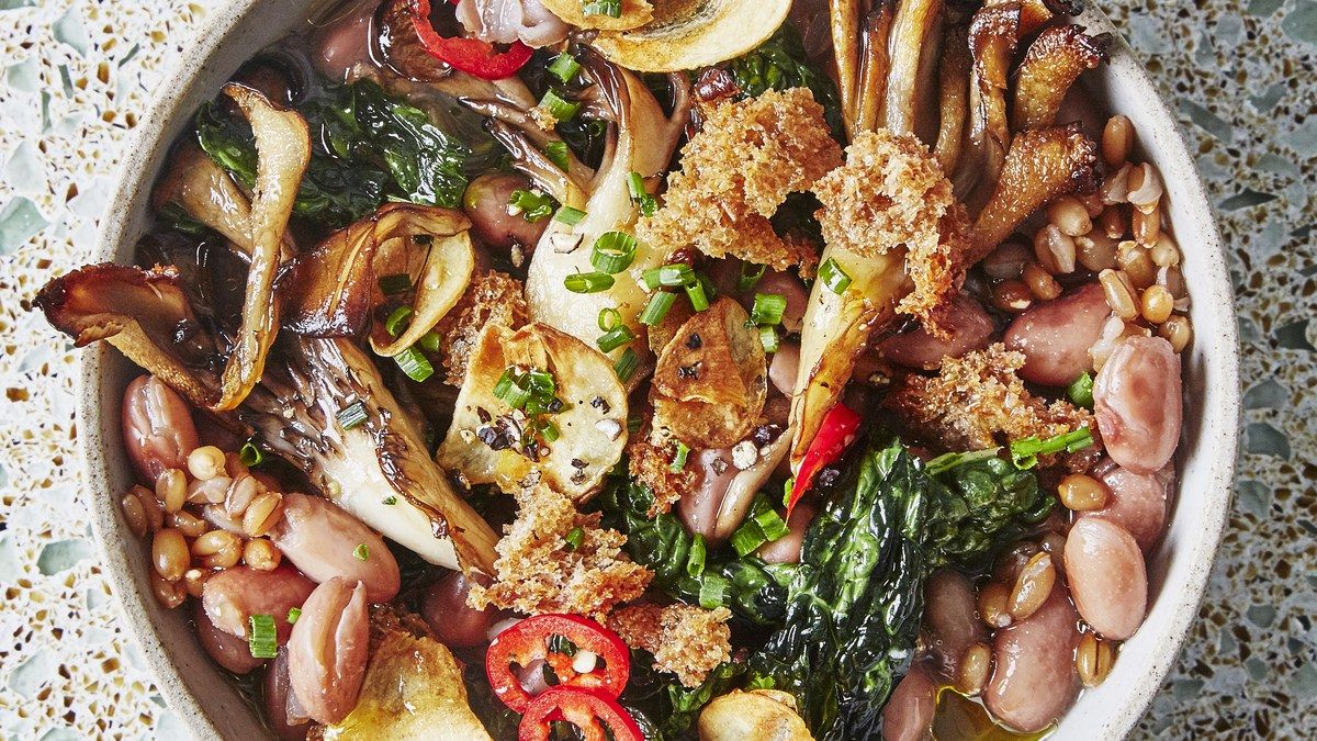 Looking for an epic #MeatlessMonday recipe? Check out this amazing stew from <a href="/bonappetitmag/">bonappetitmag</a>. (posting a few days early so you have time to prep ;) ) buff.ly/2GO9aOj