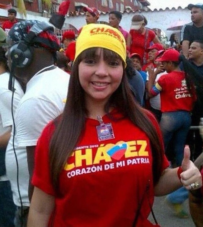 cristiancrespoj's tweet photo. Ella es Nataly Medina, chavista, delincuente y ladrona de #Venezuela. Ex esposa del ex alcalde de Guayana José Ramón López, chavista y ladrón. Después que robó se va a vivir como millonaria a los EEUU? NO!!! Por favor devolver a Venezuela inmediatamente! @marcorubio @RosLehtinen https://t.co/rSfFgiHuC7