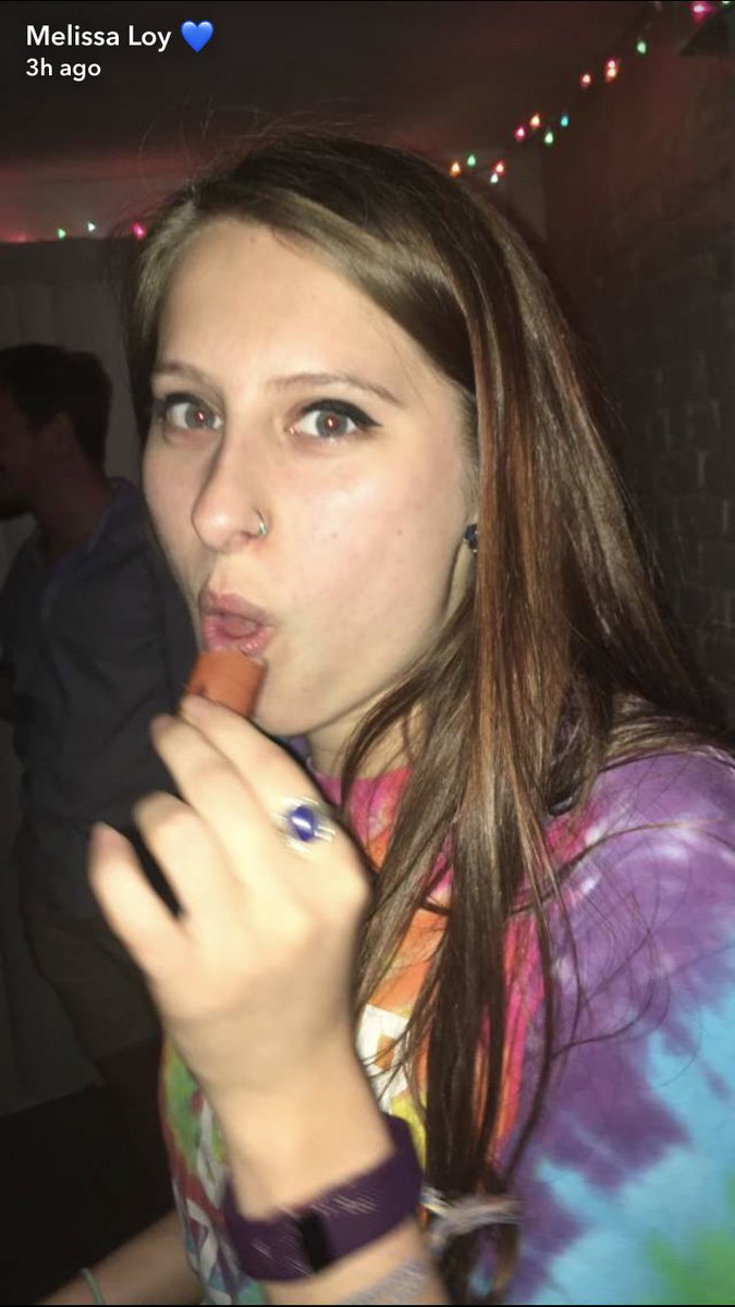 Maddy11payne's tweet photo. PSA IF ANYONE HAS SEEN MY BIG SEND HER TO GREEN ASAP SHE IS MIA thank you #WhereIsViv #Bojangler https://t.co/baXKEDxczg
