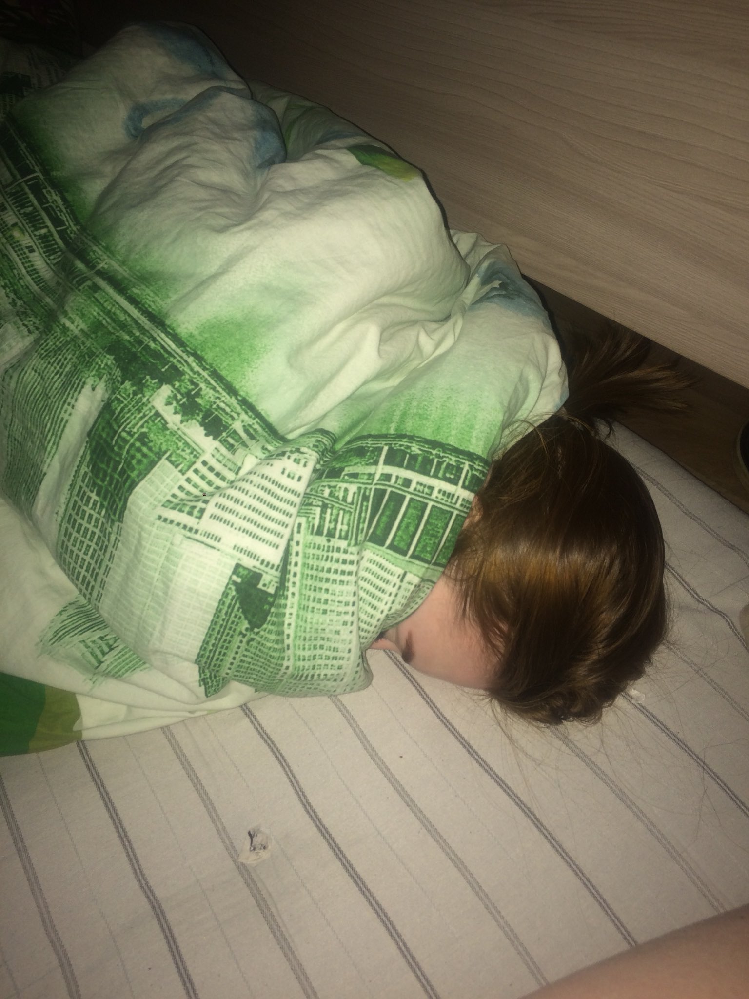 уснула на вписке 