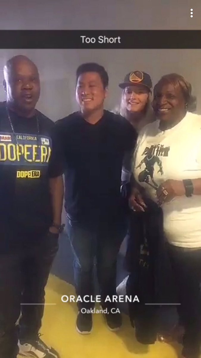 drea1924's tweet photo. @TooShort @MommaLynch24 @chunglifa at the @warriors game 💙💛🏀 #DubNation #Warriors https://t.co/NGv9QnUIw0