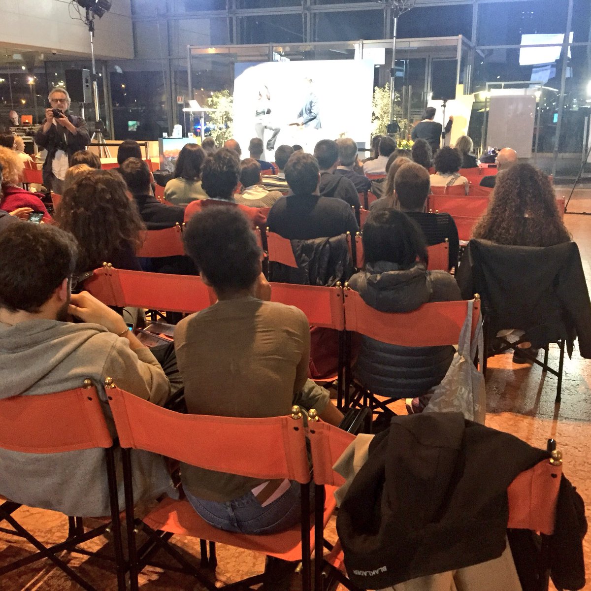 trentosmart's tweet photo. #TSCW18 #smartfood @MUSE_Trento i consigli @SmartFoodIEO su #alimentazione: prediligere cereali integrali e diminuire proteine animali, meglio i legumi https://t.co/9pzhFOpr92