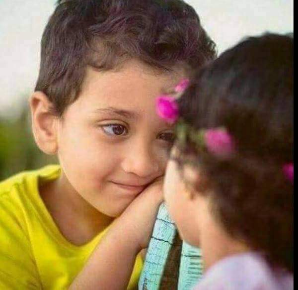 wu___m's tweet photo. ما أخطأ النحلُ إذا أخلى خمائلهُ .. فالـخد ورد ، وهذا الـشعر أزهار... https://t.co/pRsLK0J0Pz