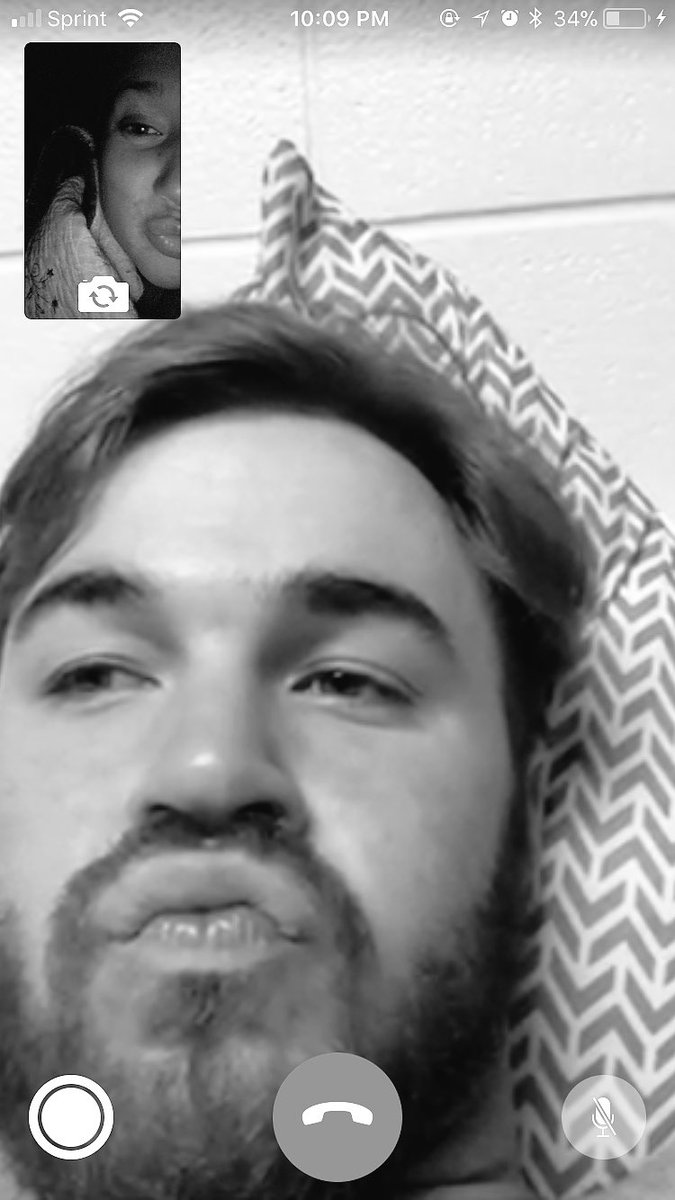 AnnaHanks6's tweet photo. Since the only dates we can take rn are FaceTime dates💙 #only2moreweeks https://t.co/8A6yrfinIa
