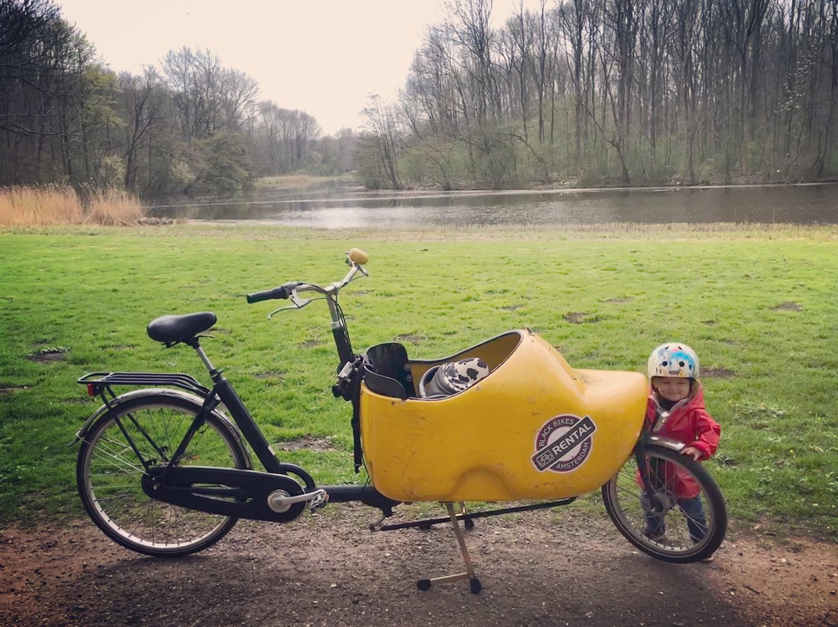 dcrainmakerblog's tweet image. Why yes, I’ll take the shoe bike please. One Dutch clog cargo bike successfully rented for the day to see the cherry blossoms. The Peanuts loved it! I think even The Girl was impressed with my velo selection. #NotFast instagram.com/p/BhkAu2hBGVs/