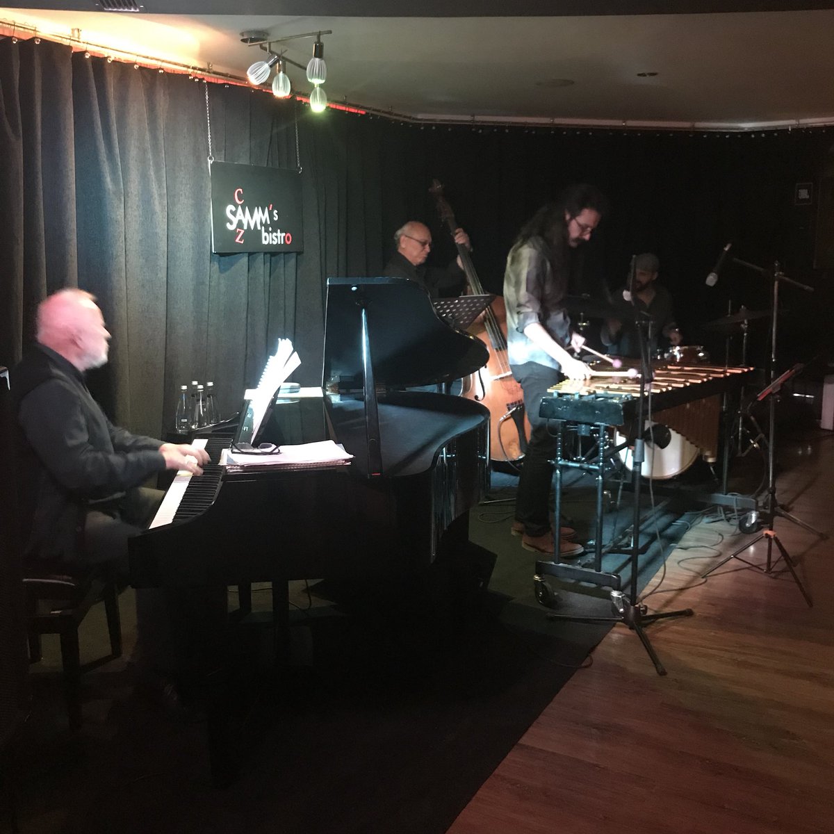 sammsbistro's tweet photo. Bu Akşam @sammsbistro Can Tutuğ #cantutug #januszszprot #muratulus #burakdurman #jazz #caz #ankara https://t.co/VASUBdEbMs