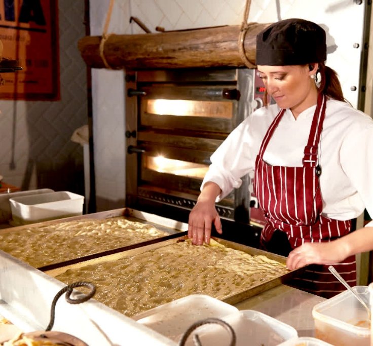 macellaiorc's tweet image. Get your bake on with our hands-on Bakery Masterclass this Tues 17th April 6.30pm...Who&apos;s joining? 🥖 #BakeryMasterclass #MacellaioRC #handmade  🙌