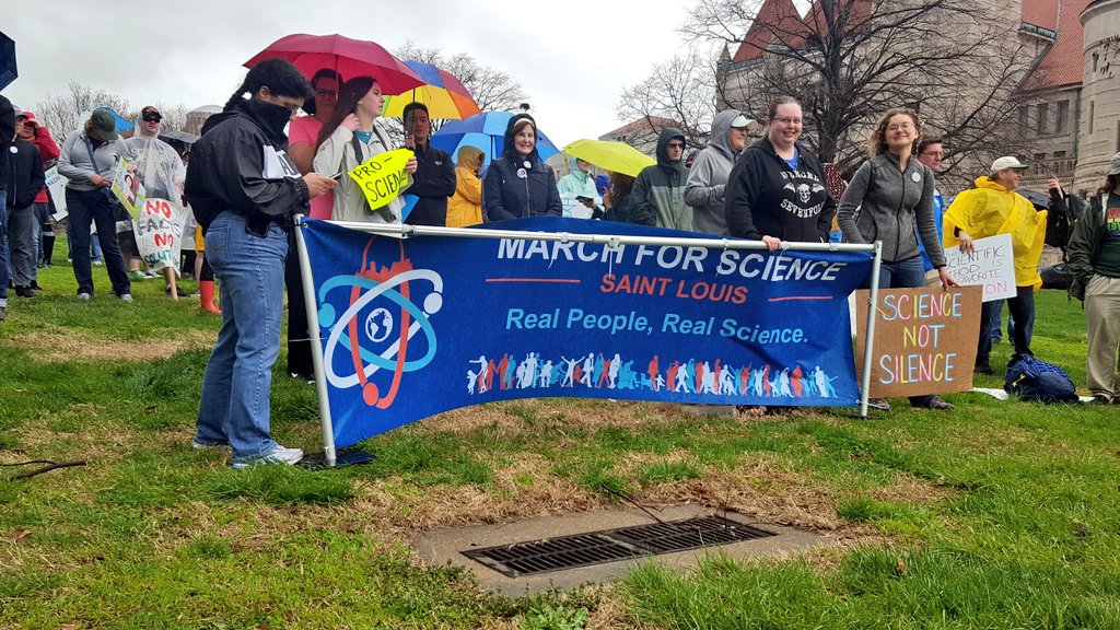 ScienceMarchSTL's tweet image. Small, but mighty. Thank you, #StLouis! #standupforscience #MarchForScience