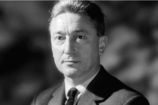 LionEngage's tweet photo. Qu'il est loin le temps où des H/F entraient en résistance face à la barbarie. Aujourd'hui on fait des marches blanches. Hommage à Jean-Claude #ServanSchreiber, héro de guerre, résistant, député Gaulliste, l'un des fondateurs de l'Express et dirigeant des Echos, décédé à 100 ans. https://t.co/0NE6gbJqbC