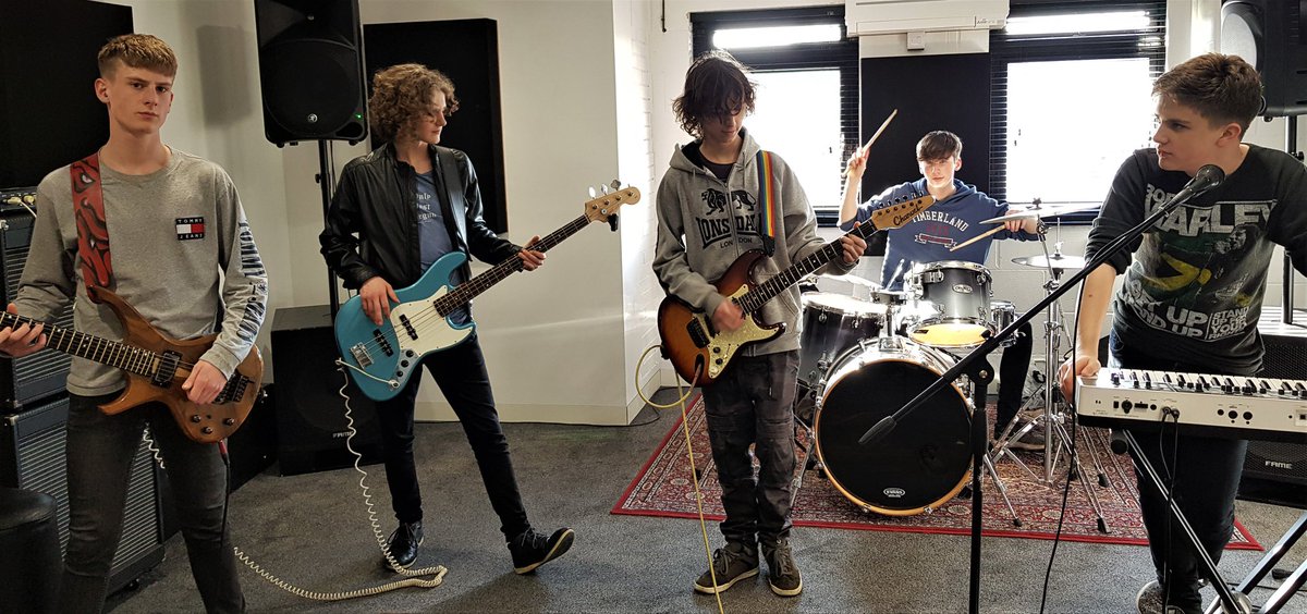 TheMiniBand's tweet photo. Zoe has decided to leave the band. Archie has moved to guitar and Toby Taylor has joined on bass! Great gigs coming up this summer! More news soon! https://t.co/O7EltmQ3sd