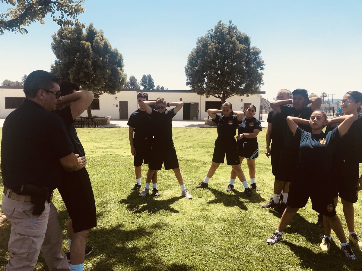 SGVLEEA's tweet photo. Officer Ruano of Monrovia PD is giving the members of SGVLEEA Class #92 a lesson on Arrest and Control. We are fortunate to have so many dedicated police officers teaching our recruits! #mentoring #lawenforcementexplorers @elmontepolice @MonroviaPolice @covinapd @CovinaVUSD https://t.co/ceoKa7wGW2