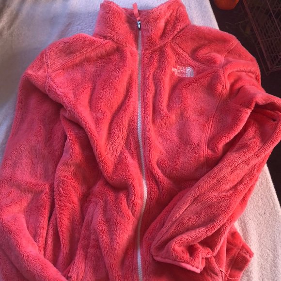 neareth's tweet photo. So good I had to share! Check out all the items I'm loving on @Poshmarkapp from @twilliamsonxo #poshmark #fashion #style #shopmycloset #10022shoessaksfifthavenue #thenorthface: https://t.co/nwSOc6N4KZ https://t.co/ccqX0FiNqJ