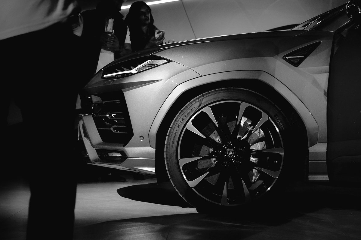 GentlemanRacer's tweet image. #SinceWeMadeItPossible 🇮🇹

The @Lamborghini Leicester Urus premiere drawing the crowds as Bruntingthorpe Aerodrome played host to this Twin-Turbo V8 Beast.