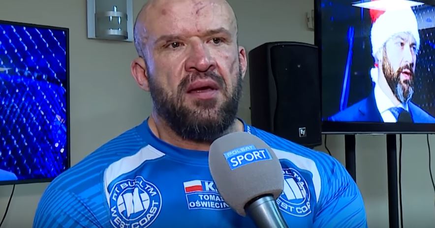 betonlinepl's tweet photo. Oświeciński zmierzy się z belgijskim piosenkarzem na #KSW44 
Więcej: https://t.co/uaTWssbNr7

#Strachu #KSW43 #MMA https://t.co/HqPb7tg0dq