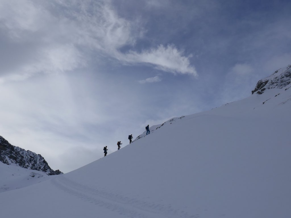 markwalkerguide's tweet image. Had to play by the #mountains rules this week. #Zermatt was not a gift... Great to work with @AlPineGuide