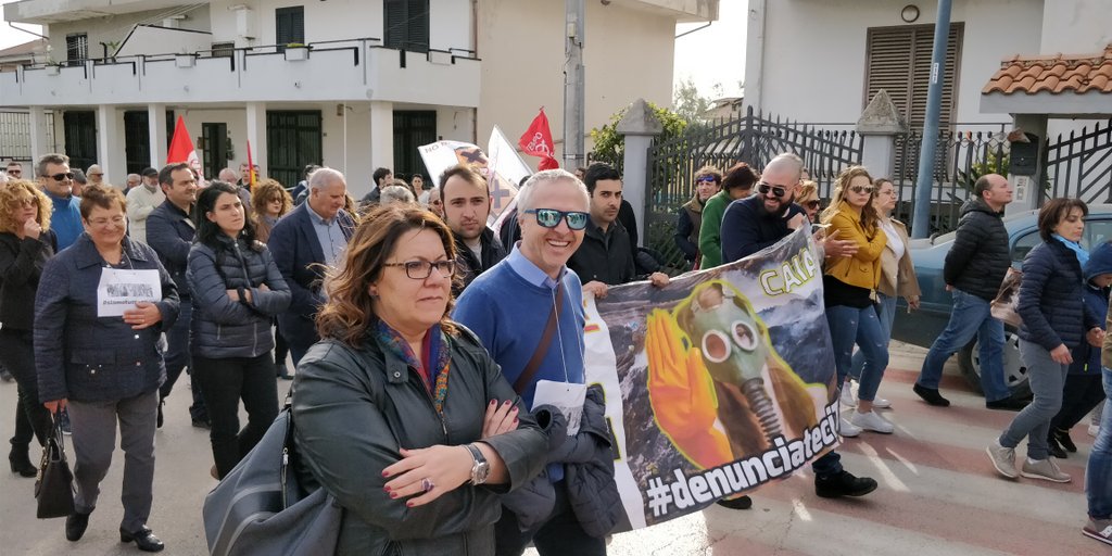 vilmamoronese's tweet photo. A Bellona(CE) in marcia con i cittadini per chiedere messa in sicurezza, bonifica e rispetto delle leggi. Tutela per la nostra salute e per l'ambiente.
https://t.co/evEGXGNOmC
https://t.co/VcLzkIyyvG
#ILSIDE #disastro #rifiuti #veleno https://t.co/FFn6yRkp4t