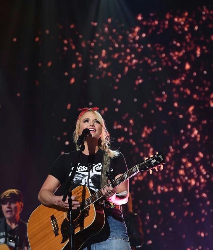 ranfandoes_'s tweet image. Rehearsals for the show. Cute ❤ #ACMs