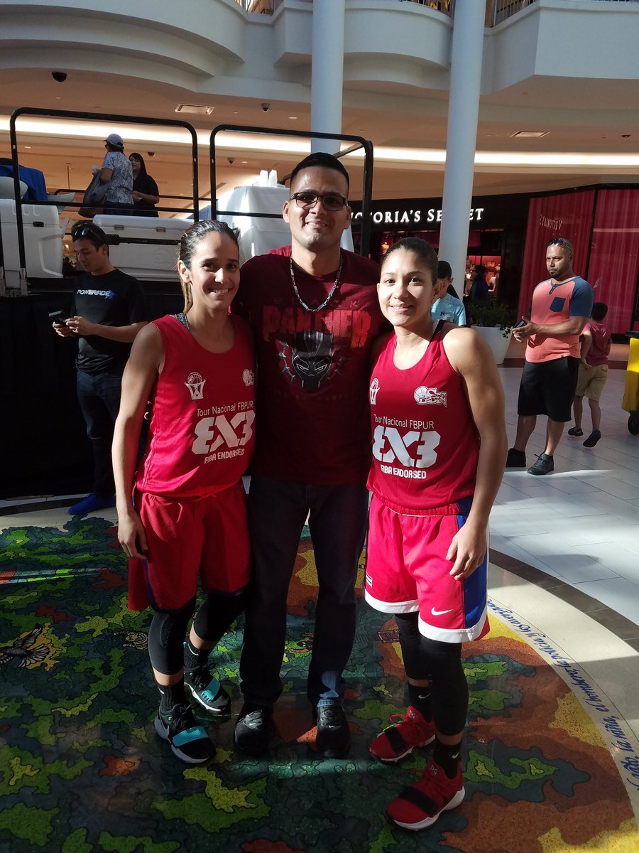 AJunior2316's tweet photo. Con @pamelarosado5 y Michelle González #SeleccionPR 🇵🇷🏀 3X3 #FIBA dímelo @Natmelendez5 @YaniraAiled https://t.co/8PKNvvW0oc