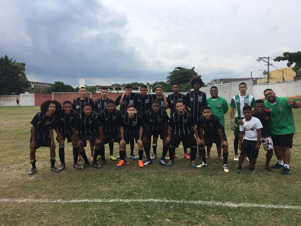 th_muniz0's tweet photo. Enquanto houver 1% de chances teremos 99 de fé. Levantar a cabeça e agradecer faz parte para se tornarmos vencedores. #VamosEscadão #EuAcredito 🙌🏽 https://t.co/9Rcab3wfF6
