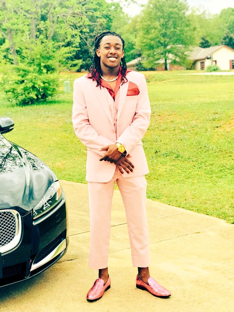CountyHoopz's tweet photo. Pics starting to roll in! @stewie_kid #DapperHoopers #PromFlow #ForeverTwilight๐บ๐ ๐ฏ๐ https://t.co/seZLDSqm07