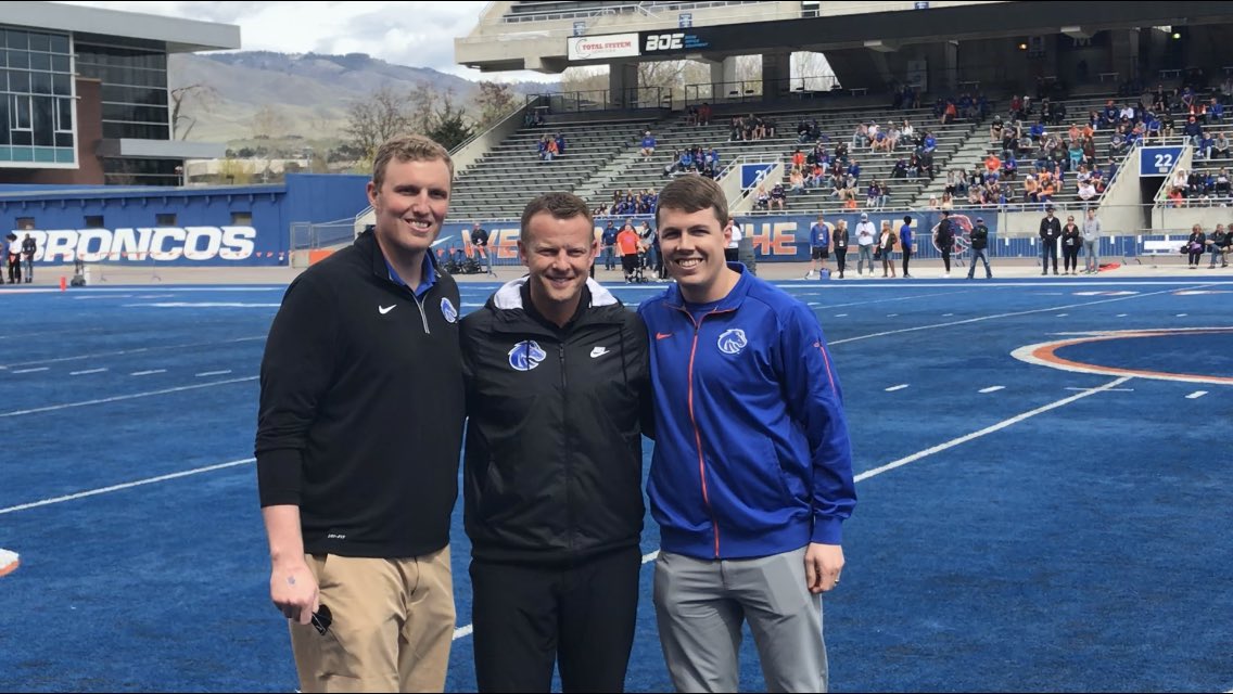 BroncoSportsFB's tweet photo. Coach Harsin with two of Boise State’s newest Hall of Famers! #BleedBlue https://t.co/tw6tqm8n1I