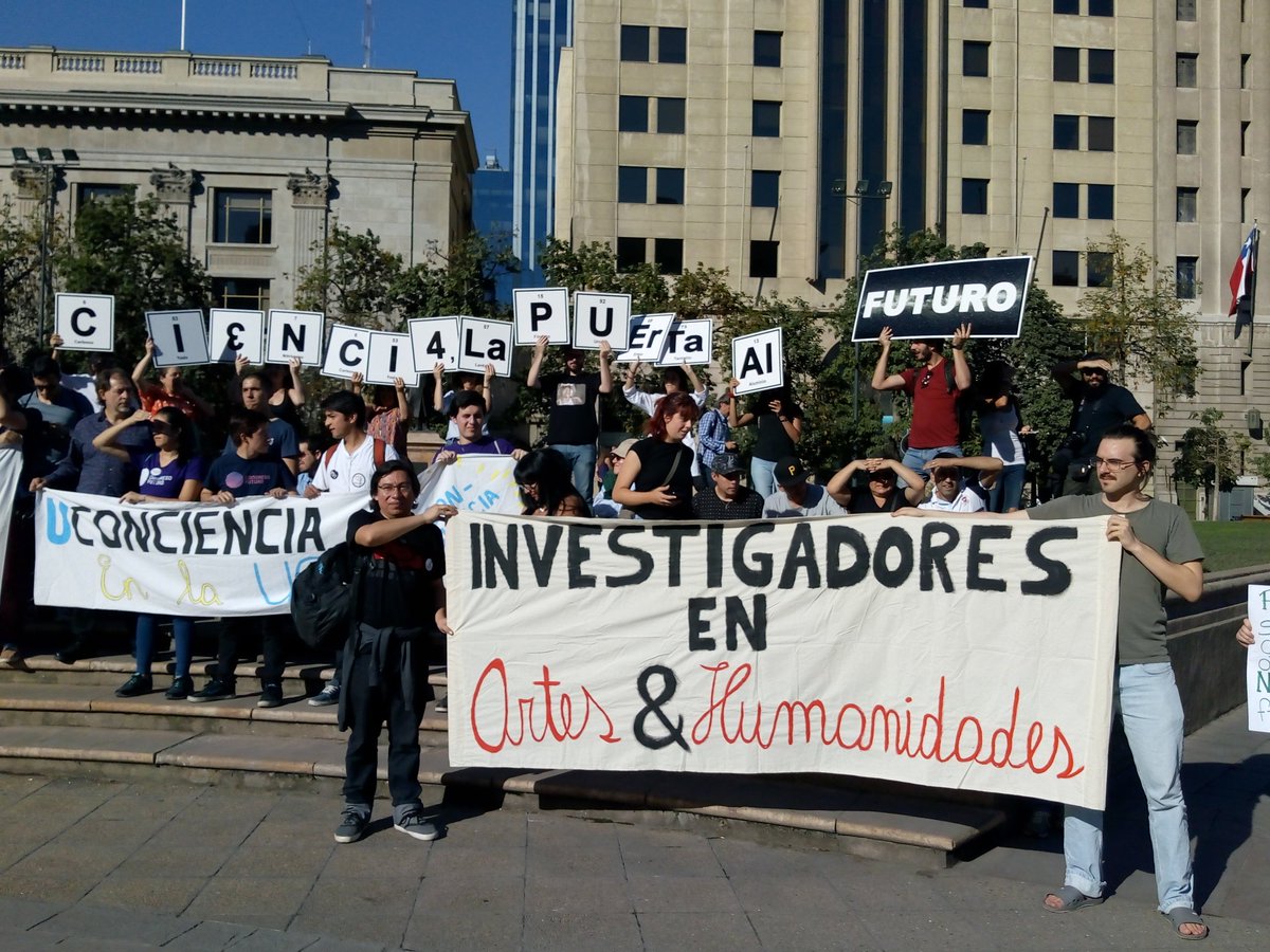 InvesAyH's tweet photo. Asociación de Investigadores en Artes y Humanidades estuvo presente en la #MarchaPorLaCienciaYElConocimiento #MarchaPorLaCiencia #mxcc2018 https://t.co/tdInmmFOjG