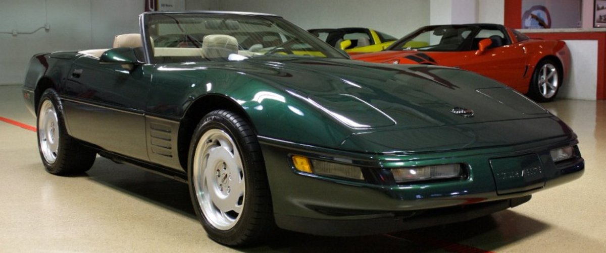 AllVetteColors's tweet photo. In 1992, only 534 units produced of Polo II Green Metallic Corvette convertibles with Beige interior. Corvette's 1992-96 Polo II Green was a different color than the 1990-91 Polo Green. #corvetteC1 #corvetteC2 #corvetteC3 #corvetteC4 #corvetteC5 #corvetteC6 #corvetteC7 #corvette https://t.co/cuHin1KaqI