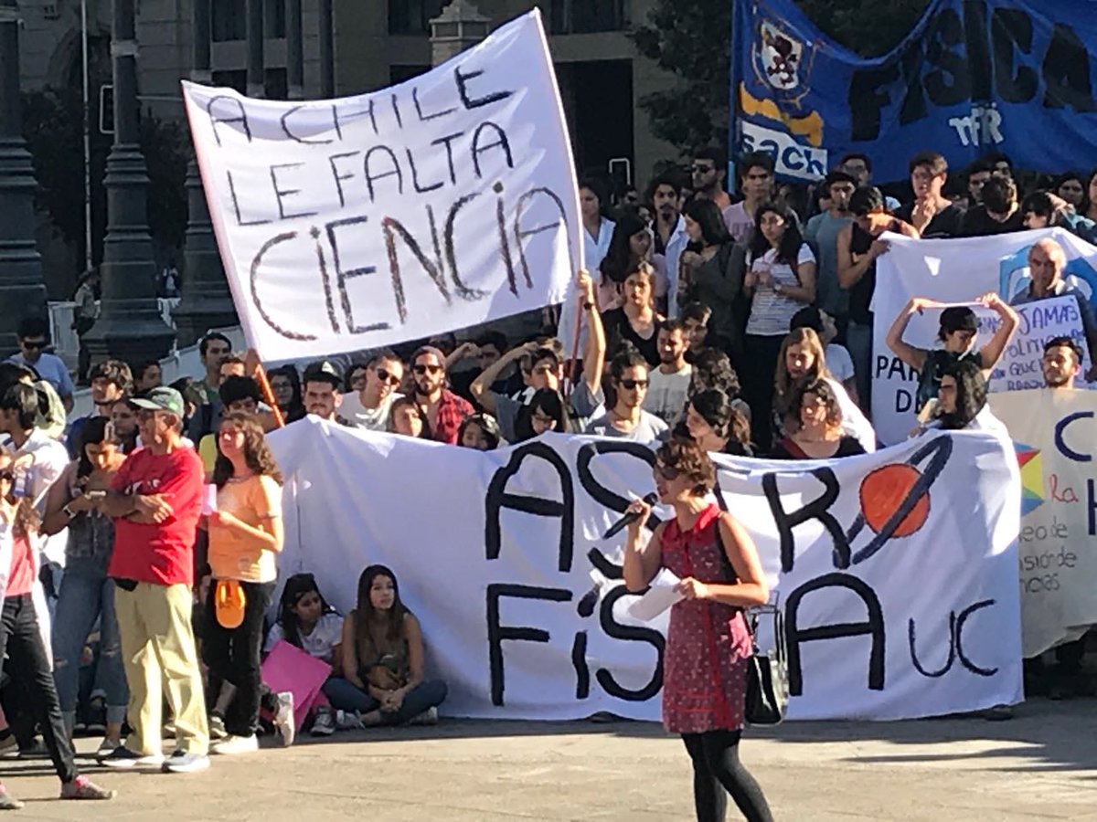 InvesAyH's tweet photo. @cgainza nuestra vocera en la #MarchaPorLaCiencia #MarchaPorLaCienciaYElConocimiento #mxcc2018 https://t.co/LQ6woiGetF