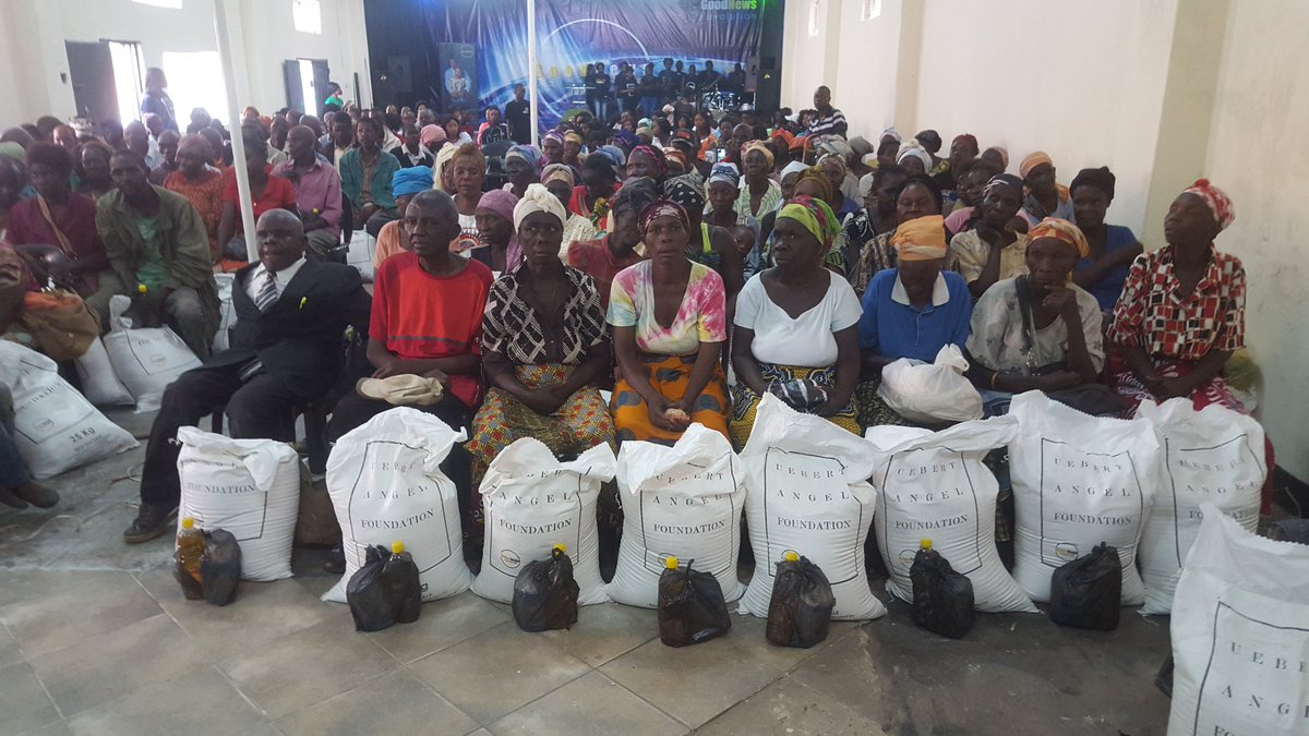 tgnc_chingola's tweet photo. You heard it that at TGNC @UebertAngel @BeverlyUAngel @miracletv_co @UAF we dont just pray we give . Be part of this Good News go to https://t.co/cPi2RXOOZA https://t.co/4bIYeeHyV9