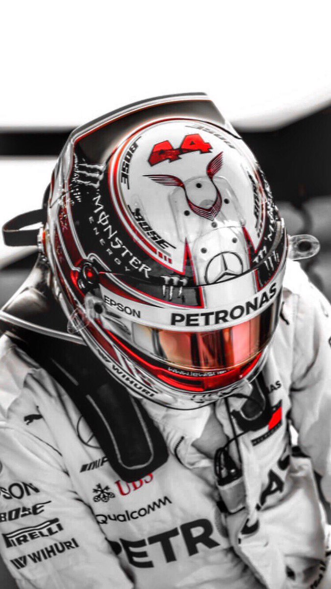 1_LH44's tweet photo. 𝕃𝕖𝕨𝕚𝕤 ℍ𝕒𝕞𝕚𝕝𝕥𝕠𝕟 #F1 #LewisHamilton #LH44 #TeamLH #MercedesBenz #Mercedes #MercedesAMGF1 #Pirelli #PZero #SuperCar #GrandPrix #BahrainGP #FormulaOne #GP #Formula1 #Fast #Speed #Drive #Racing #Motorsport #Cars #Sports #FastCar #Sports #RacingDriver #Puma #TommyHilfiger https://t.co/BDCMD9dbUM