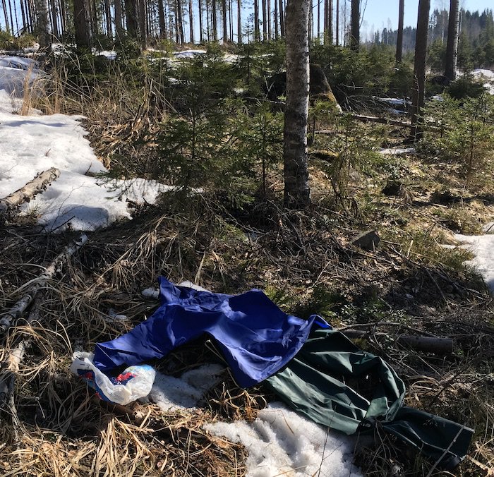 ari_nissinen's tweet photo. RPAS 501 Tampere harjoitteli keväisessä säässä. 50 hehtaarin etsintäalue, kolme vaatteista koottua maalia. Kaikki maalit löytyivät kuvatulkkiparin toimesta ensi yrittämällä. Lentoaika alueella yhteensä 53 minuuttia. #vapepa #rpas #uas #rpas501 https://t.co/PR0LKuRdoH