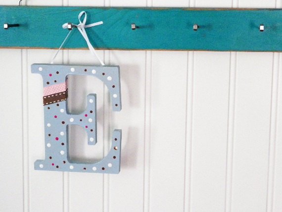 ruralgals's tweet image. Necklace Hanger..19" Long.. 2-Tiers 13 Pegs..Jewelry Organizer..Bathroom Organizer..Dorm Organizer..Choose Your Color. Unique Gift Idea! etsy.me/2sCsN1F #decoupageknobs #shabbyframesets #shabbychic #officesupplies #Etsy #countrygirls #ClosetOrganizer