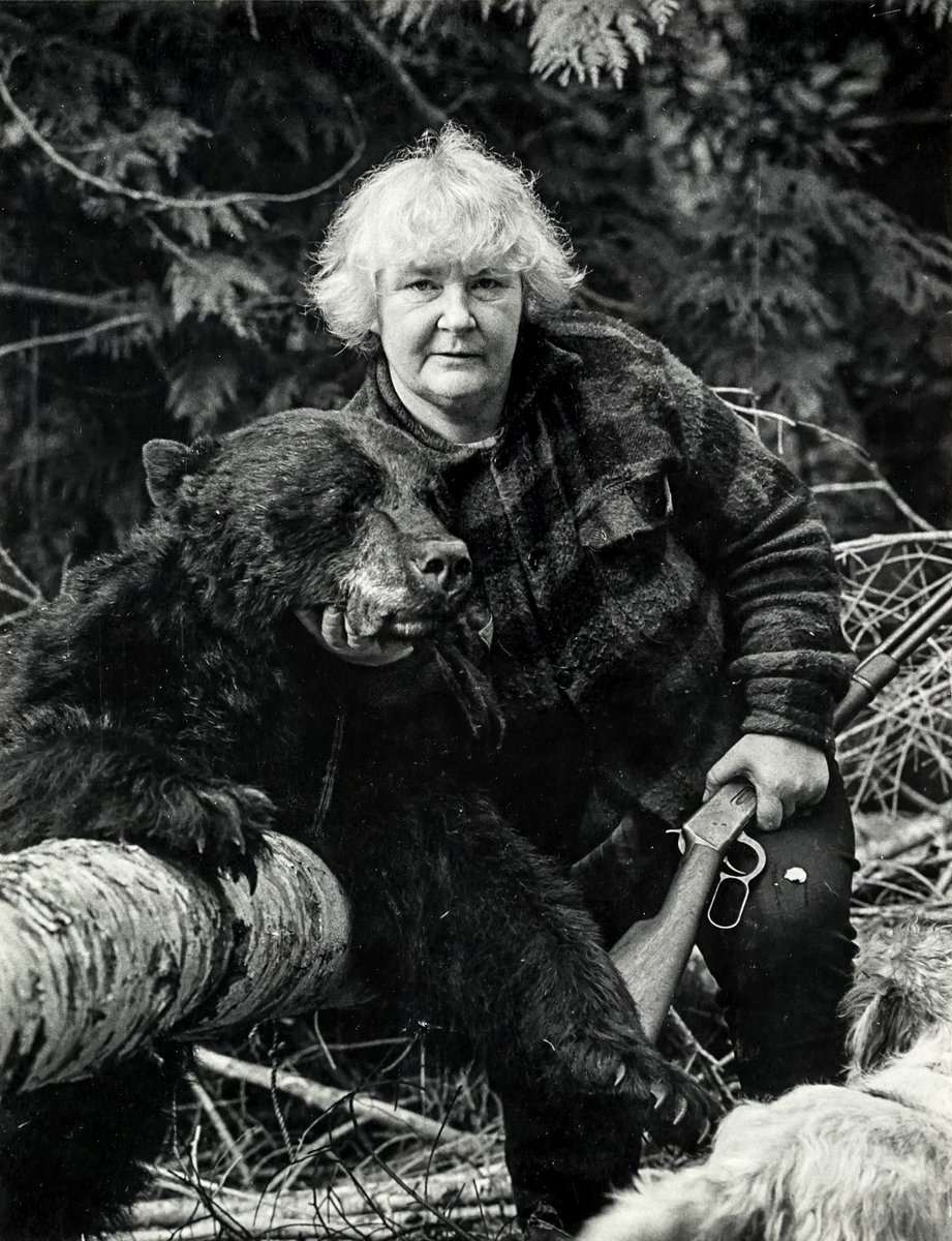 GrantLawrence's tweet image. In case you missed it, here are all 15 chapters of "The Cougar Lady Chronicles": goo.gl/2aQ7De