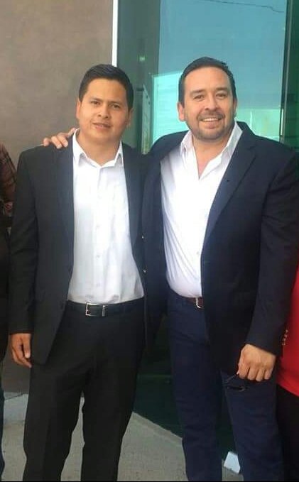 yaremeraz1's tweet photo. Sin duda los mejores perfiles para #6distrito @rosauromeza @adrianchaparroo #VamosConTodo @ONMPRIDurango @SugheyTorresR @AlyGamboa @EnriqueBenitezO https://t.co/eHyFKISXP2