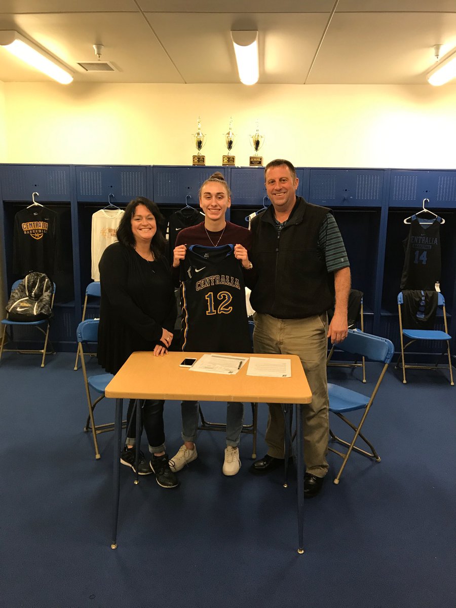 csells13's tweet image. Caitlin Yenne out of River Ridge (Lacey) is officially a Blazer! #lockdowndefense