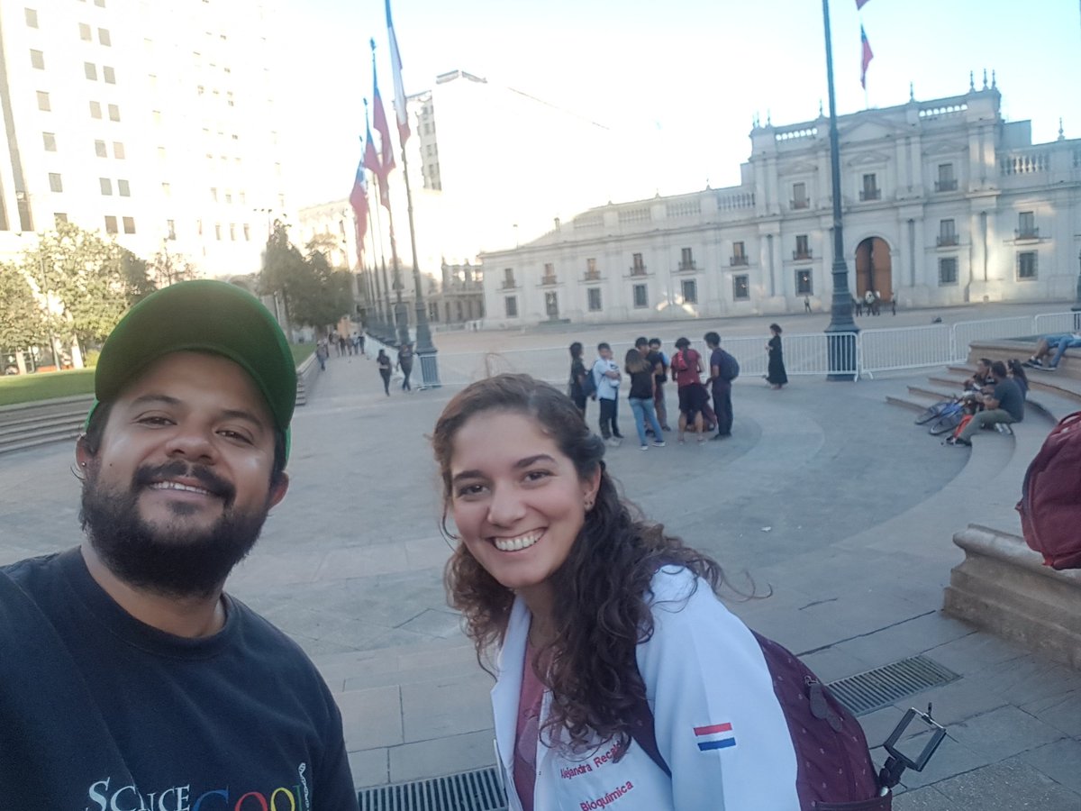 ScienceMarchCL's tweet photo. Desde Paraguay @Alejandra_ReCa apoyando  #marchaporlacienciacl #mxcc2018 #marchaporlacienciayelconocimiento https://t.co/r06hAGF06w