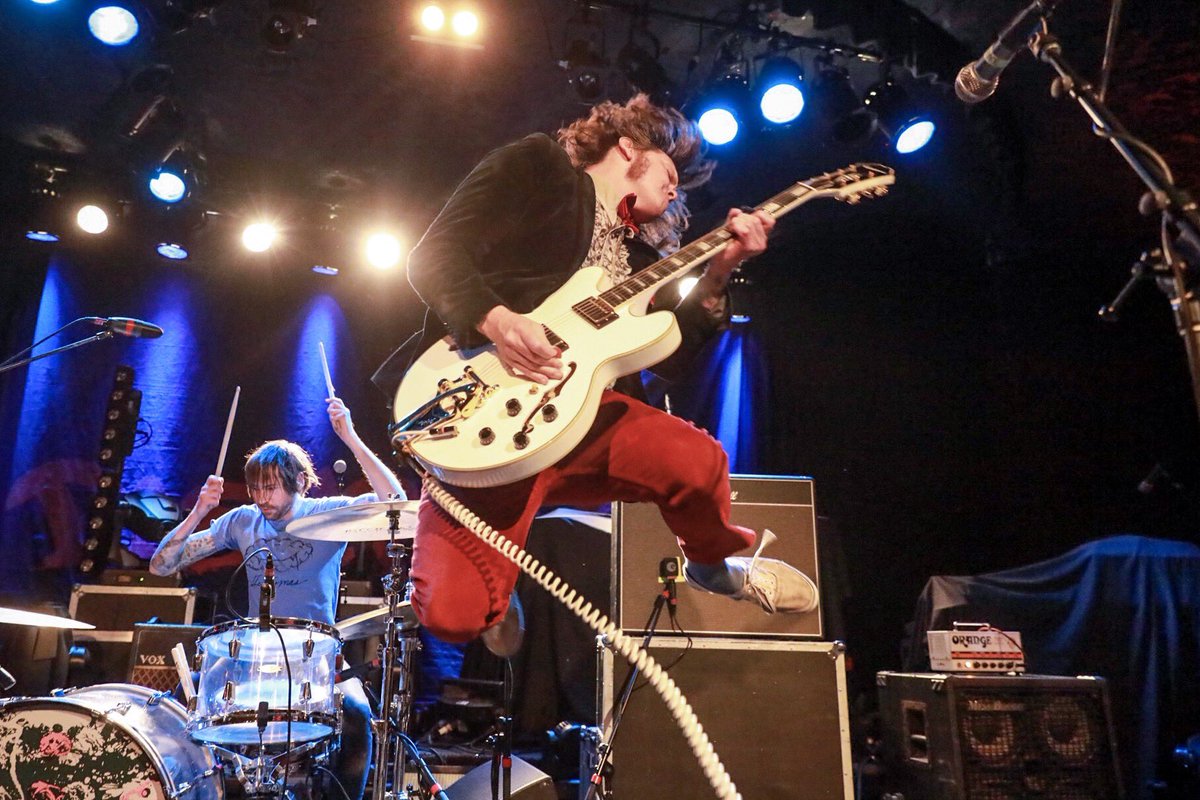 What a fun band! Lead singer of indie rockers <a href="/beachslang/">connor sal</a> catching some air during their performance at the <a href="/showbox/">Lee Jun Hwa</a> in Seattle.
•
•
•
#BeachSlang #punkrock #indierock #poppunk #guitar #bass #drums #fun #hangtime #singer #jump