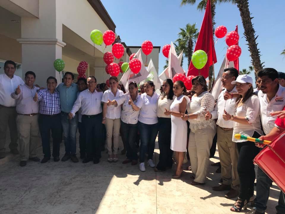 IsaiasGCroc's tweet photo. Acompañé en su registro con mucho gusto a Ana María Wilson como candidata a Diputada Local por el Distrito XVI en Baja California Sur. ¡Mucho éxito! #AvanzarContigo. https://t.co/TxV1w9OLbv