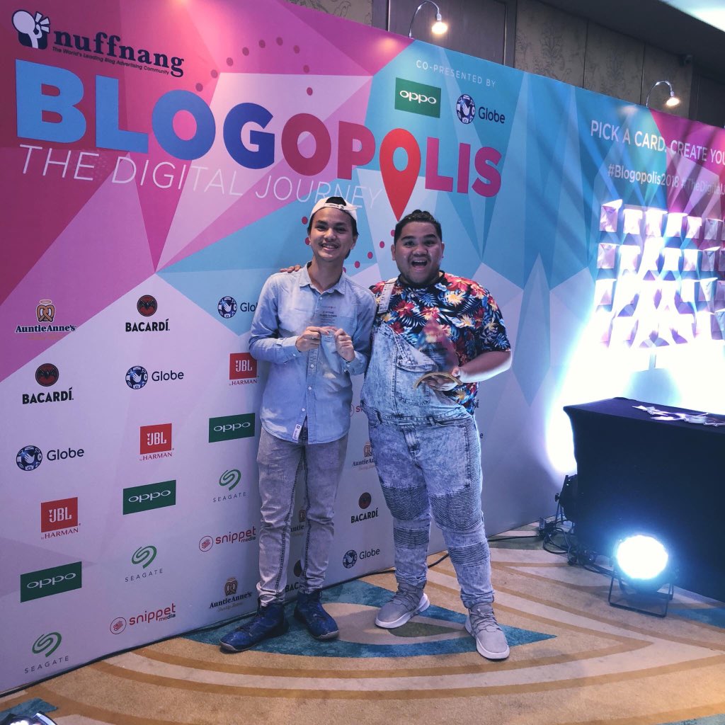 reggansd's tweet photo. Thank you so much @Cadenators for voting #NNClassClownLloyd for #Blogopolis2018 ❤️ sa araw araw na suporta niyo. WE WON 3 AWARDS Thank you @NuffnangPH and @oppo for this awards. Gusto mo yun?! Congratulations again Kween @LloydCadena https://t.co/glfZG5vZ1D