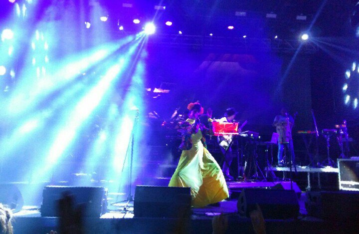 Disco_Lai's tweet photo. Bomba Estéreo en tarima, suena champeta-funk-rock-cumbia.
@isleoflightfest #iol2018 https://t.co/PfPNX1ROFN