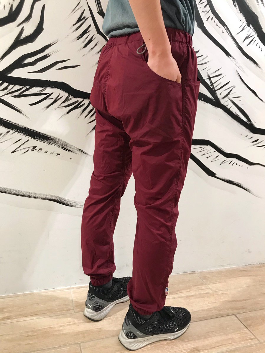ISGgreen's tweet photo. #大丸東京店 #MESTORE #MountainEquipment から素晴らしい新作 #GymBottom が入荷しました!超軽量なリップストップナイロンでストレッチ生地!そしてパッカブル使用!ジムでの使用はもちろん、登山のサブパンツでも良いかも?試着して頂ければ履き心地のよさが分かるはず!ご来店お待ちしております! https://t.co/WkLPOLJqV5