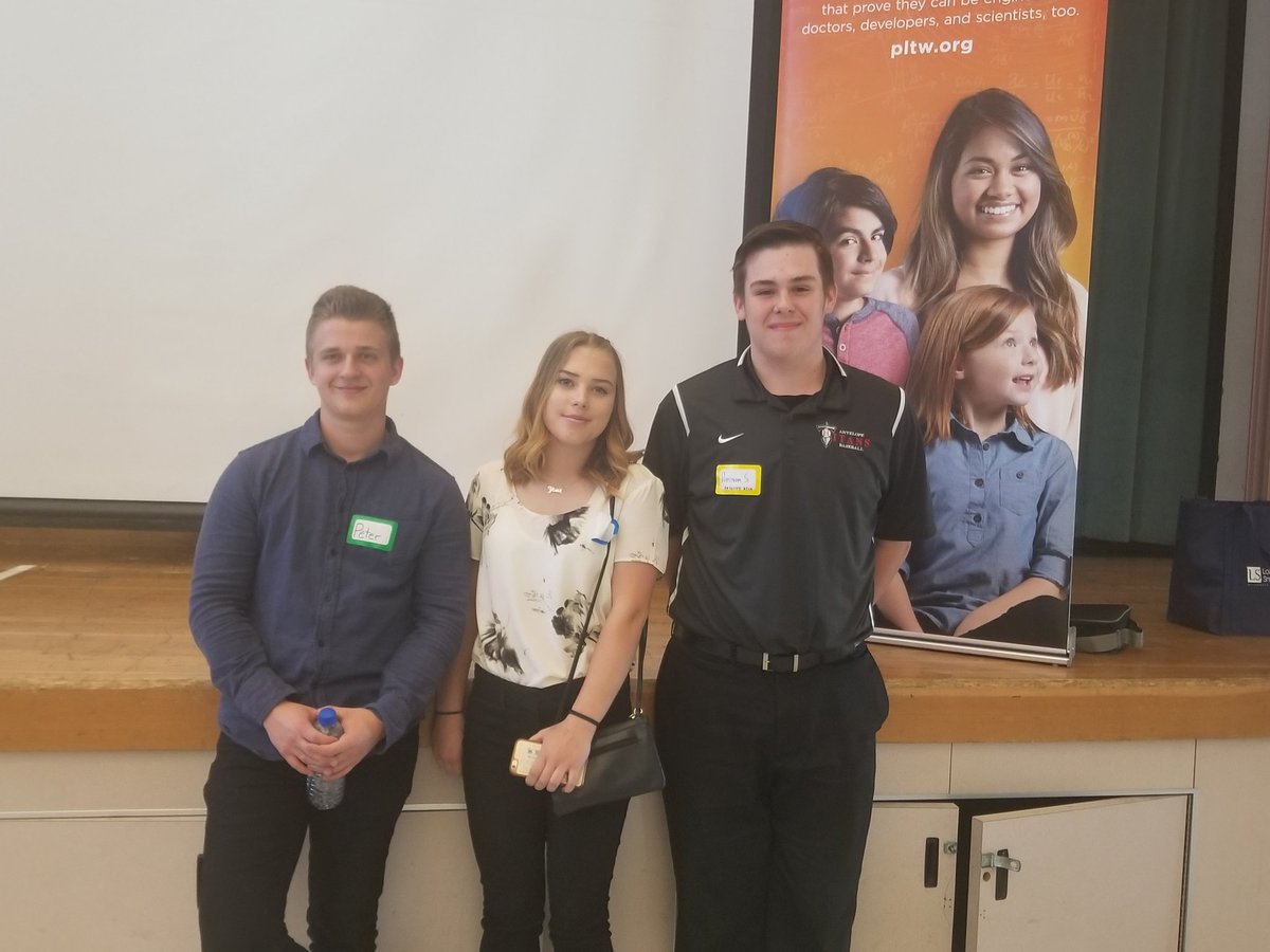 marissa_winn's tweet photo. I am so proud of these Titaneers!  They did an outstanding job competing at the Chevron Design Challenge today!  @AnhsEngineering @PLTWorg @AntelopeTitans https://t.co/604KwPIC5n