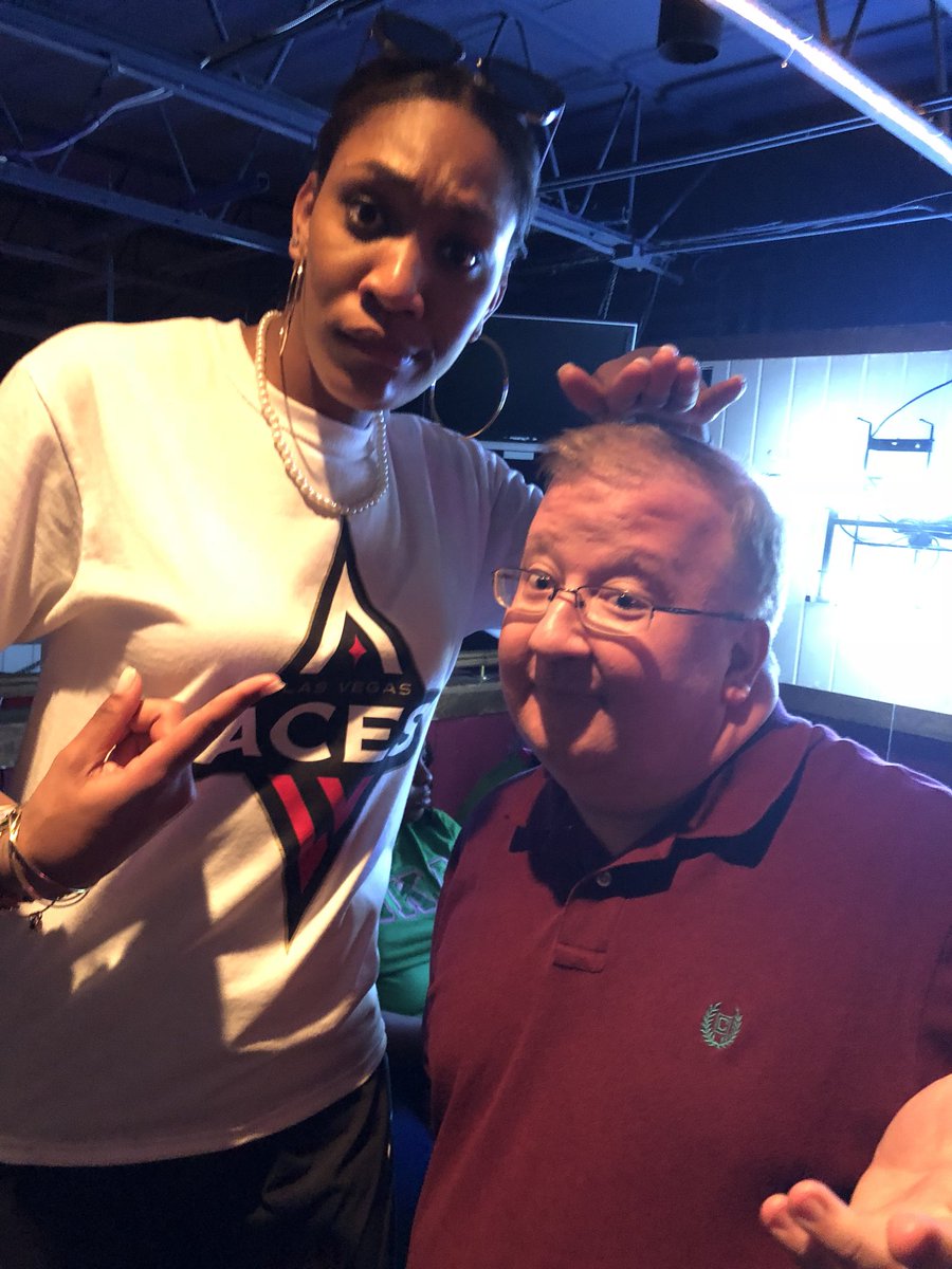 OShieldsJeff's tweet photo. Best Wishes, Aja! Thanks for being such a great role model for young people everywhere!!! ❤️🏀🙌🏼 @RedhawksGBBall https://t.co/KLqEmSDVBi