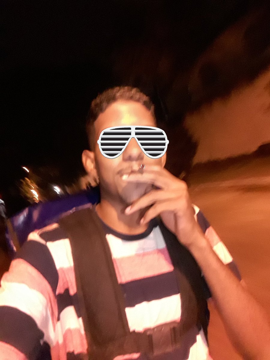 pipokinhadotrem's tweet photo. E Os Trabalho Tá Mec Mec 🎶🏍🍕💰💸✌
#Ulalaaa https://t.co/bLr2jaQdJk