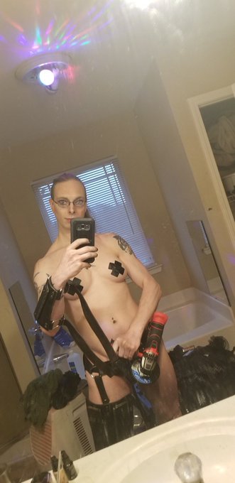 Bring your A game tonight... Going to the loft to demo angle grinding and cause some trouble  #bdsm #fireplay<a href="/tag/bdsm"class="tags"><span>#bdsm</span></a><a href="/tag/fireplay"class="tags"><span>#fireplay</span></a><a href="/tag/bdsmlifestyle"class="tags"><span>#bdsmlifestyle</span></a><a href="/tag/fetishdesigne"class="tags"><span>#fetishdesigne</span></a>