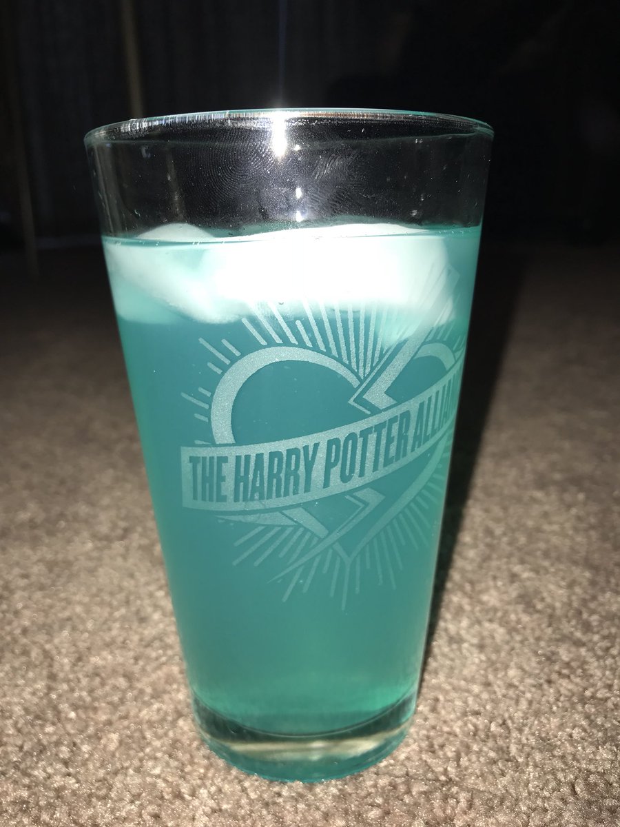 4PintGlasses's tweet photo. Grab your pint glass and join @TheHPAlliance #ApparatingLibrary finale livestream https://t.co/d50bMPxHml and while you’re at it donate at https://t.co/oEd4fOwVZy! 

Will they announce a secret pint glass perk tonight? Probably not, but you won’t know if you don’t watch! https://t.co/Pf8l7dIB6r
