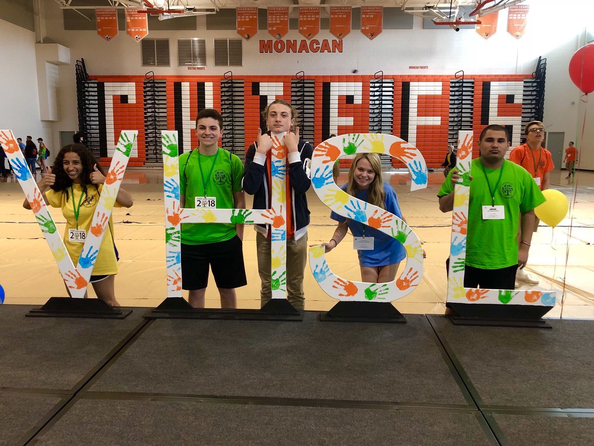 jsirbaugh01's tweet photo. Handley SGA rocked it at the VHSL Student Leadership Conference 2018! Excited for new things to come for our school in the 2018-2019 school year! @vhslslc18 @MikeDufrene30 @HandleyDSA @jvanheukelum @mrcnewcome #slc18 #HandleyPride https://t.co/eIrhm5FQ7M