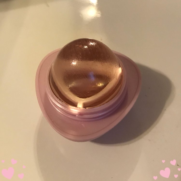 avail05's tweet photo. @eos @influenster #eoscrystal #contest had to bring it home and apply it over my lipstick! https://t.co/VMkU8f29ym