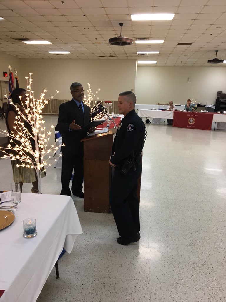 TempleTXPolice's tweet photo. Please join us in thanking Officer Teer for his hard work and dedication to our department and the citizens we serve. Officer Teer received the VFW Officer of the Year award! #TPDproud #VFWOfficerOfTheYear https://t.co/Rxj46F2SoK