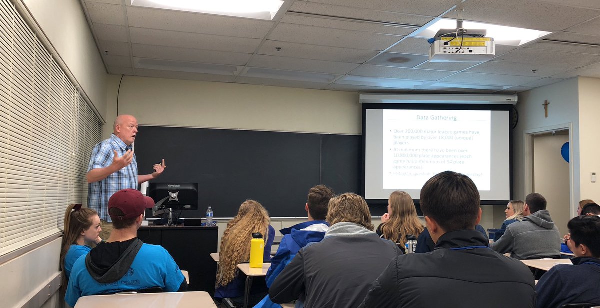 MBPepper's tweet photo. Taking @GonzagaSBADean’s sample class in the @GonzagaU_SBA for @GonzagaU admitted students. Just watching the expert at work. #BeAZag https://t.co/GjNhy0Se2V